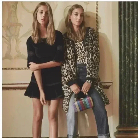 NWT ALICE + OLIVIA DOLORIS TRUMPET VELVET DRESS - Picture 3 of 3